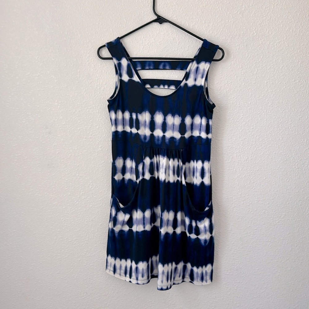 Blue and white J. Valdi summer dress size small
